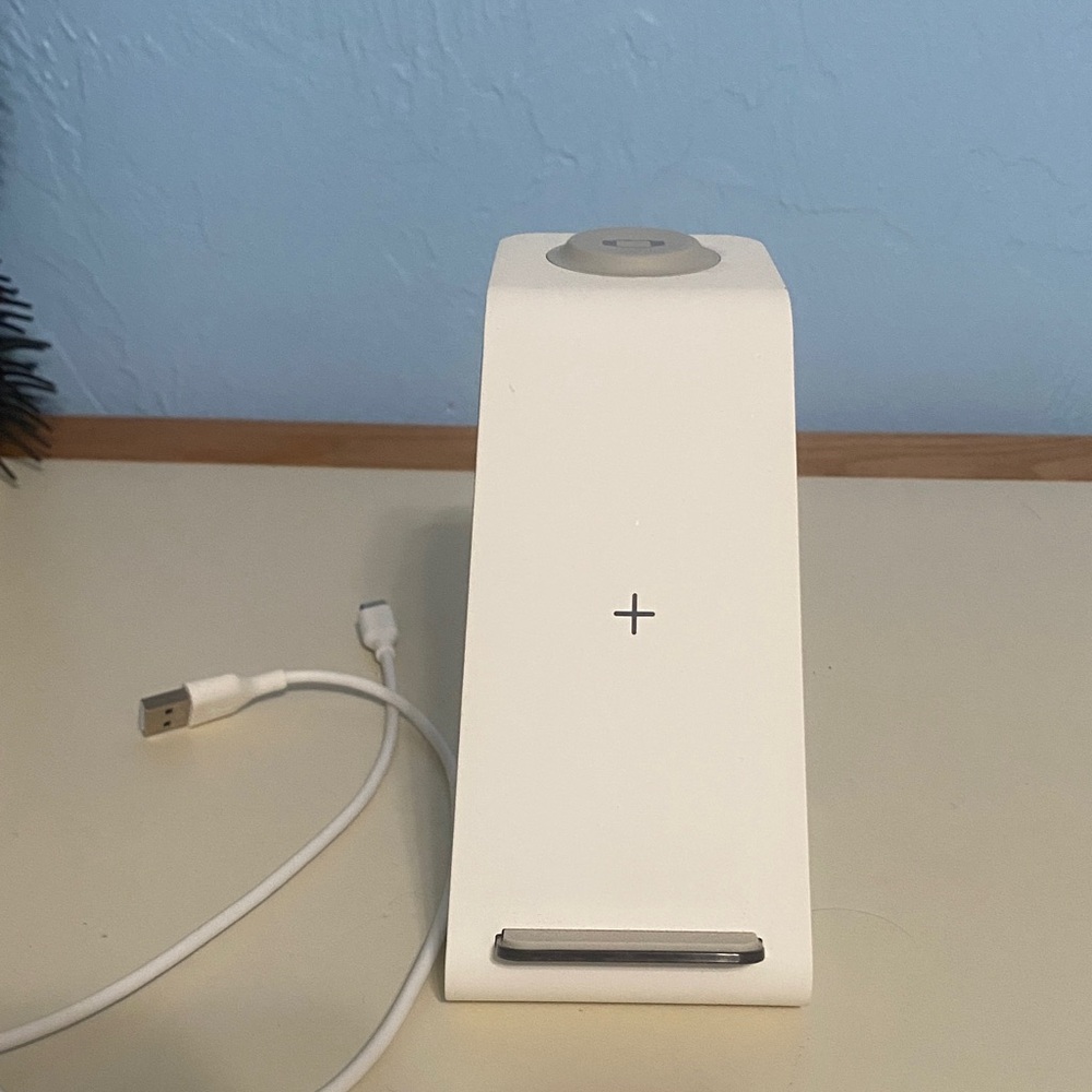 3in 1 wireless charging station